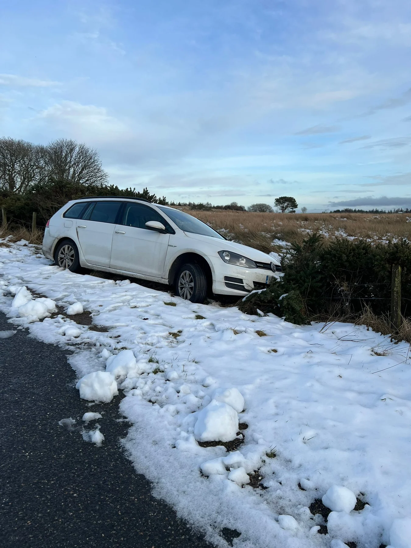 Vehicle stuck in snow in Aberdeenshire